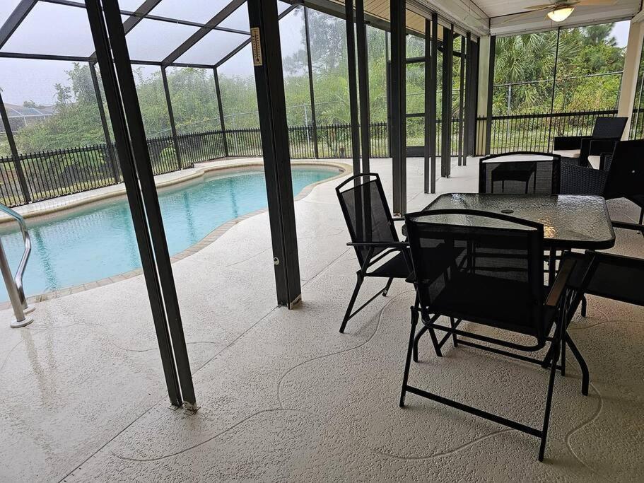 Seabreeze 3-Bedroom Pool Villa Close To The Beach!!! Port Charlotte Exteriör bild